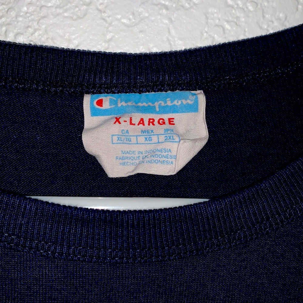Champion Shirt - Picture 3 of 4